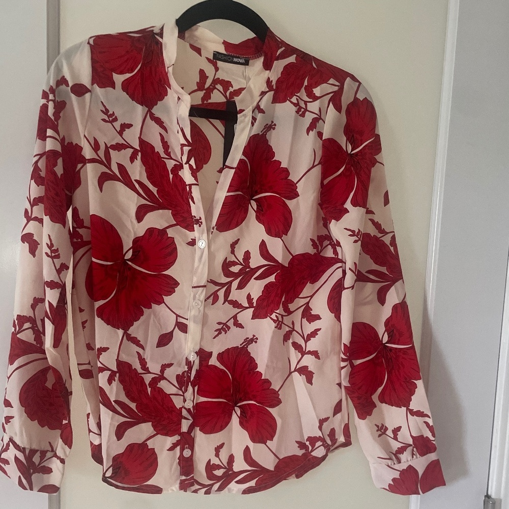 Fashion Nova red and white Floral Emotions top NWT
